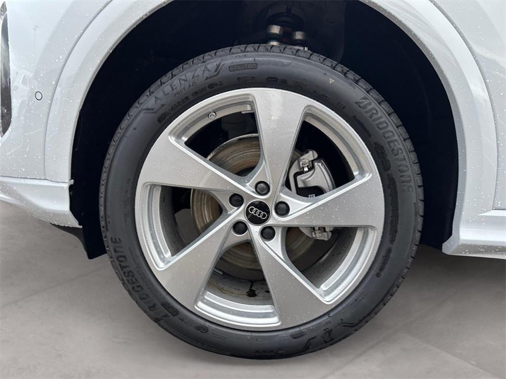 new 2025 Audi Q5 car, priced at $62,080