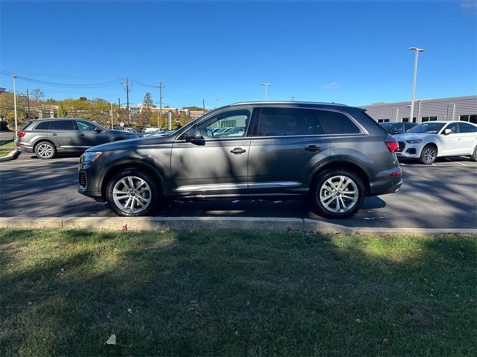 new 2025 Audi Q7 car, priced at $75,800