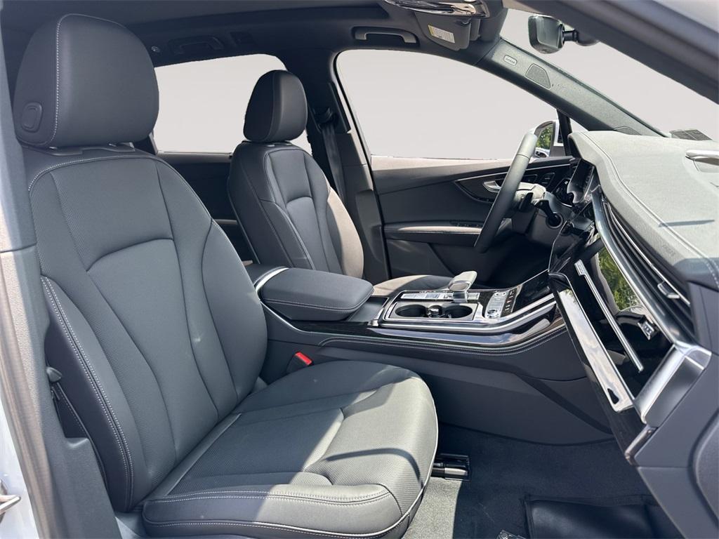 new 2025 Audi Q7 car, priced at $77,580