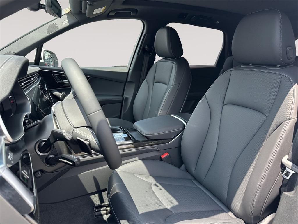 new 2025 Audi Q7 car, priced at $77,580