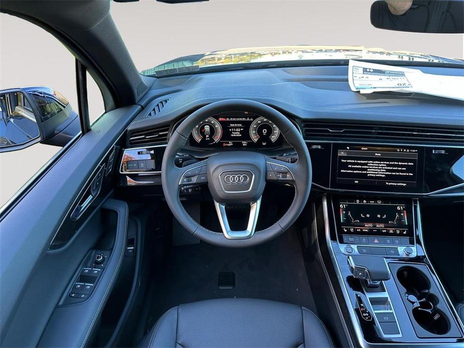 new 2025 Audi Q7 car, priced at $75,800