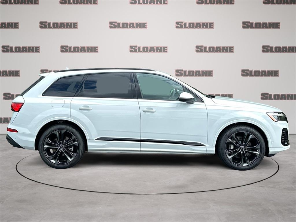new 2025 Audi Q7 car, priced at $77,580