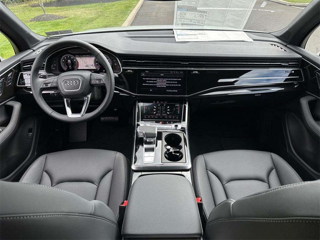 new 2025 Audi Q7 car, priced at $77,580