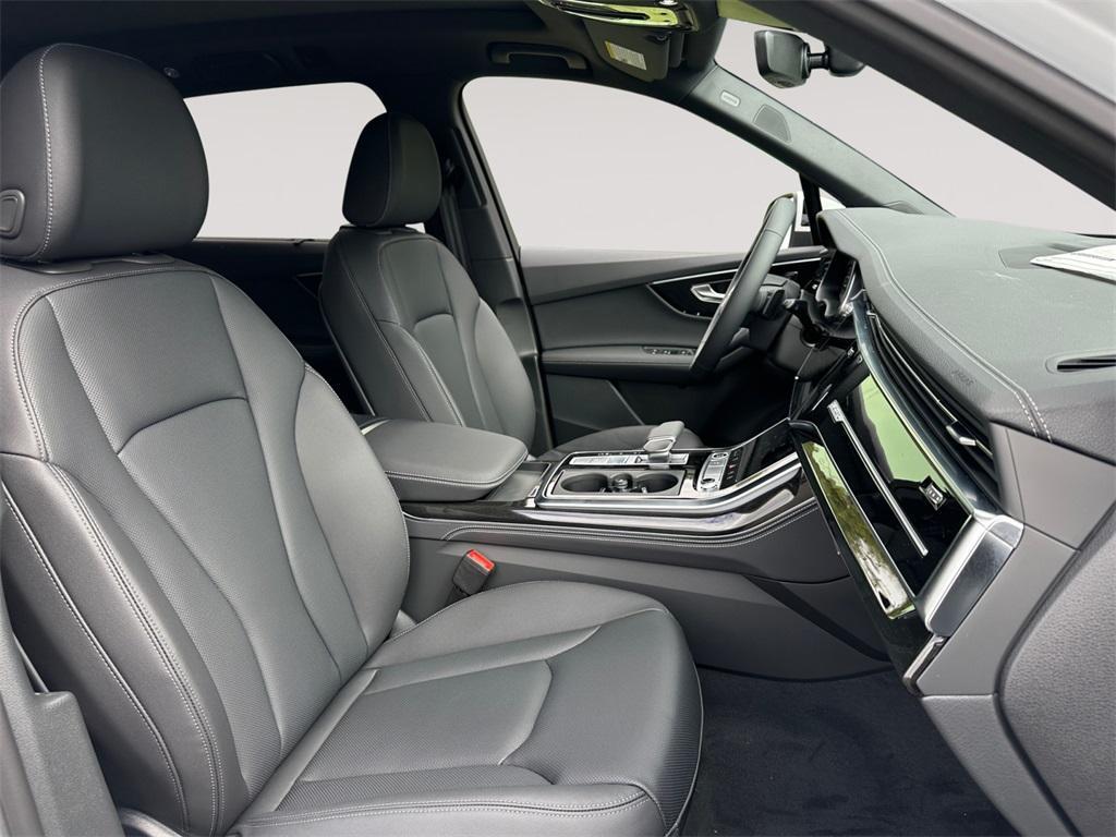 new 2025 Audi Q7 car, priced at $77,580