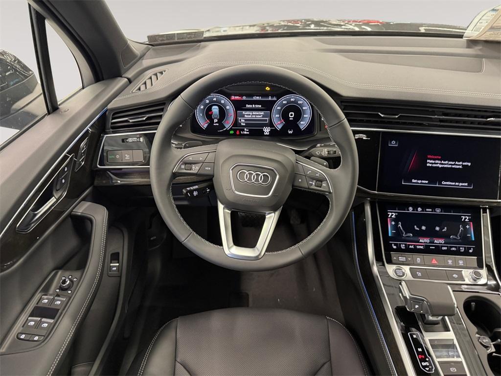 new 2025 Audi Q7 car, priced at $77,880