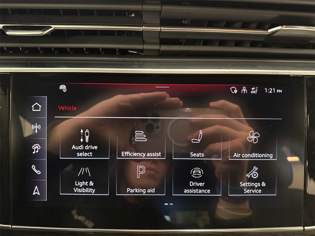 new 2025 Audi Q7 car, priced at $77,880