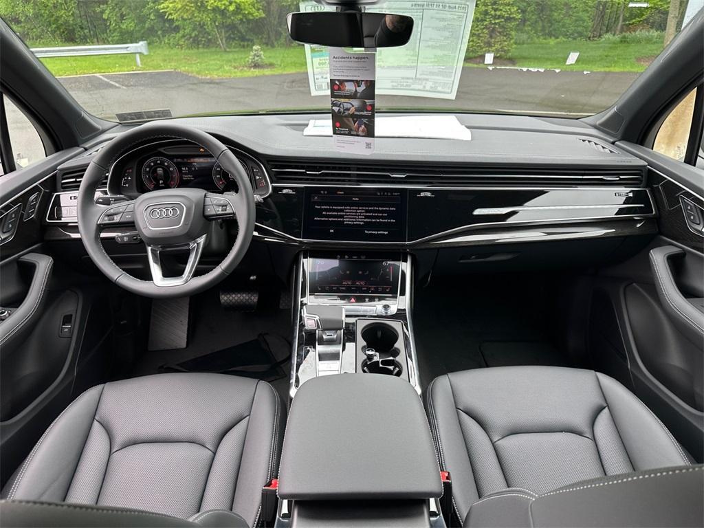 new 2025 Audi Q7 car, priced at $77,580