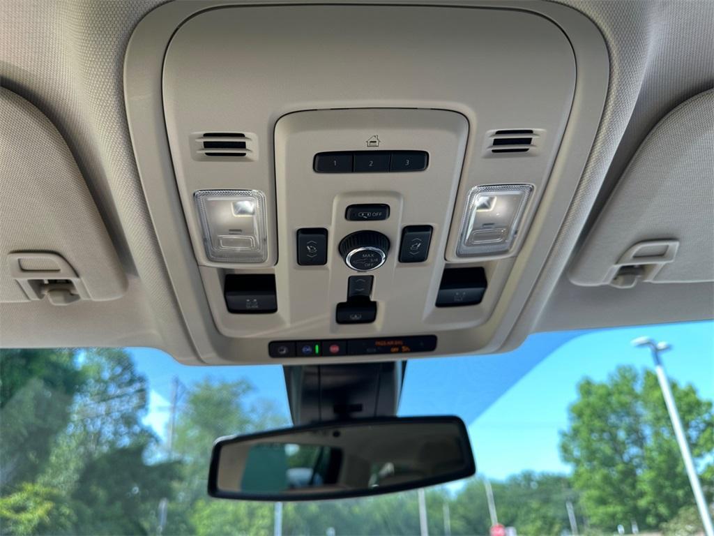 used 2022 GMC Yukon XL car, priced at $60,991