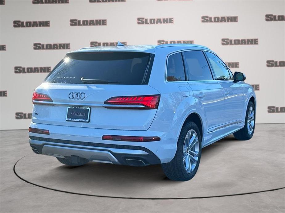 new 2025 Audi Q7 car, priced at $75,930