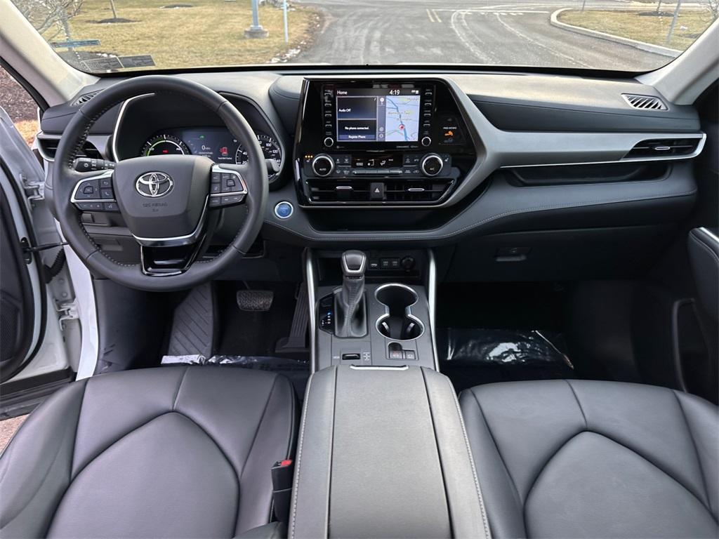 used 2020 Toyota Highlander Hybrid car