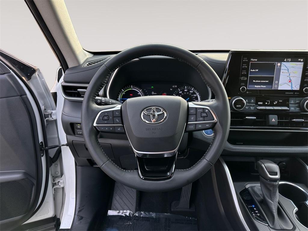 used 2020 Toyota Highlander Hybrid car