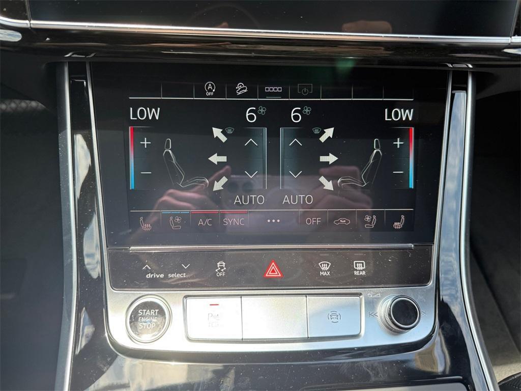 new 2025 Audi Q7 car, priced at $77,580