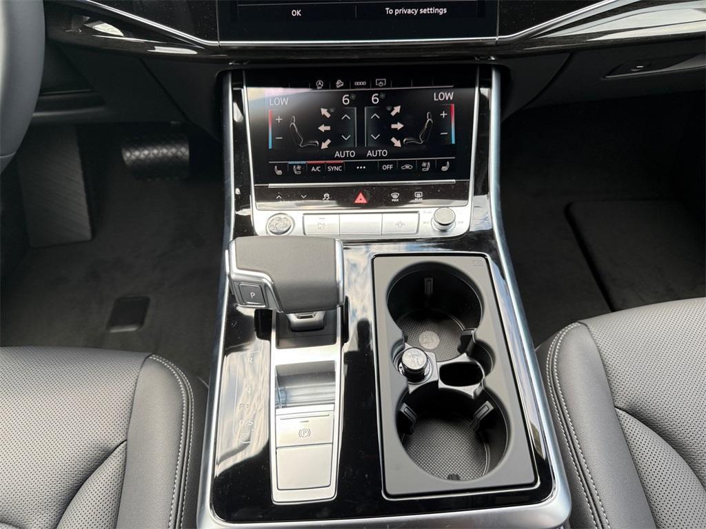 new 2025 Audi Q7 car, priced at $77,580