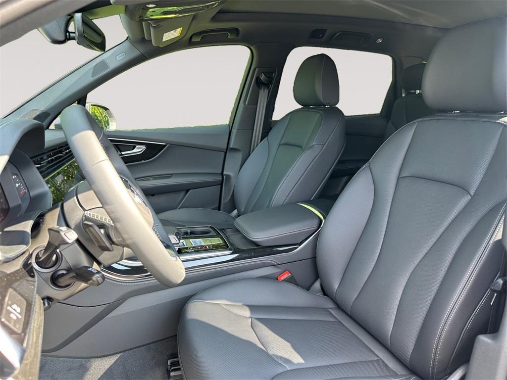 new 2025 Audi Q7 car, priced at $77,580