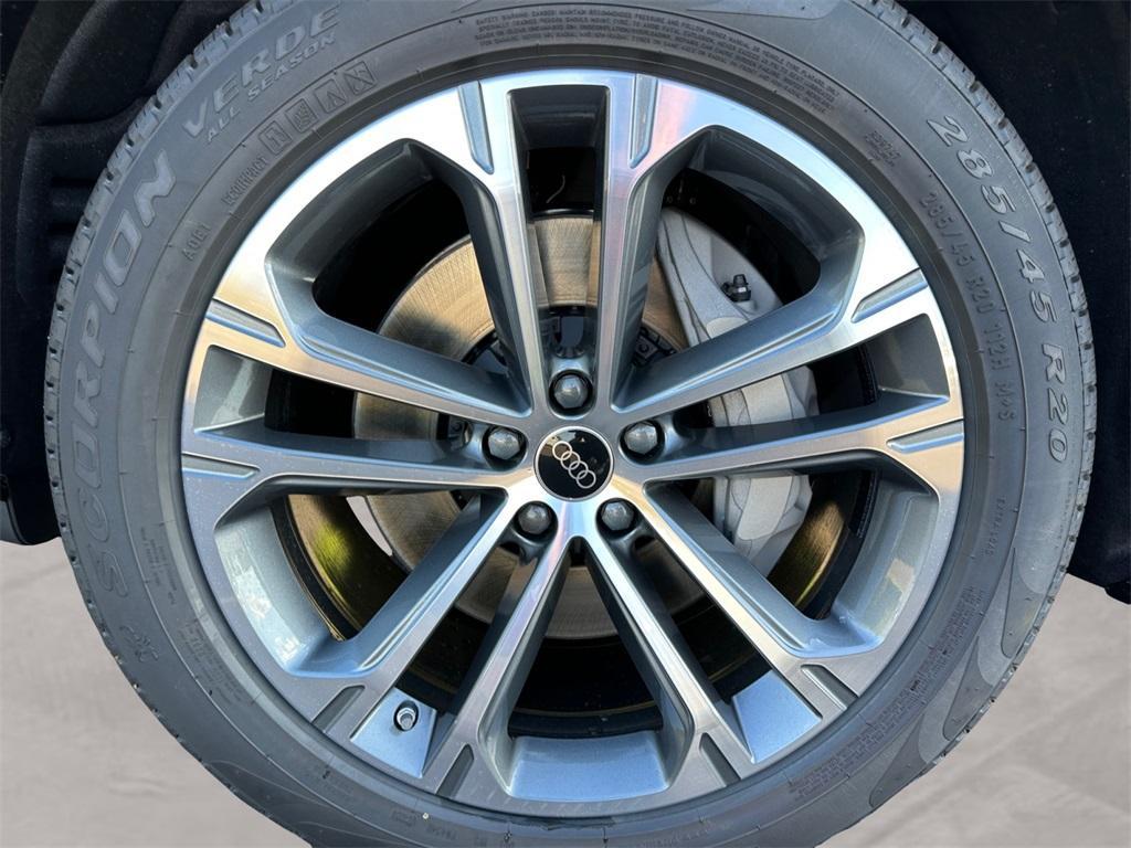 new 2026 Audi Q7 car, priced at $71,045