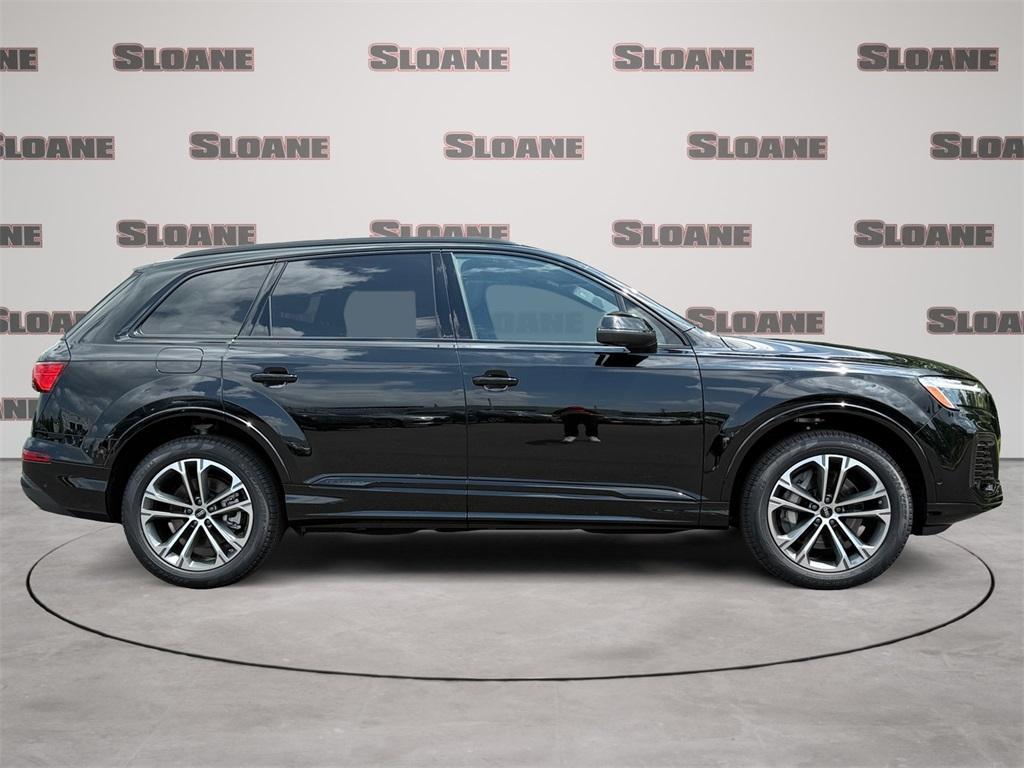 new 2025 Audi Q7 car, priced at $70,650