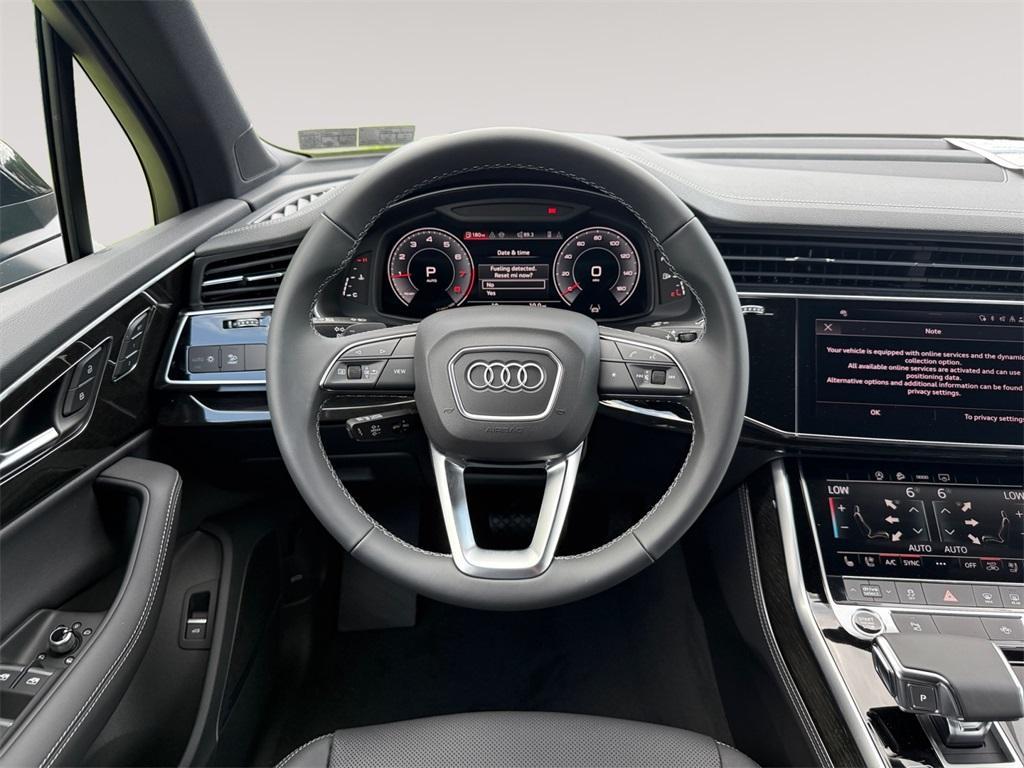 new 2025 Audi Q7 car, priced at $70,650