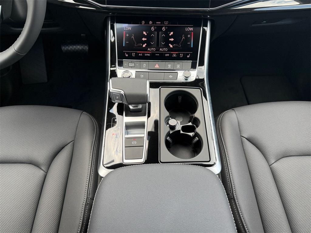 new 2025 Audi Q7 car, priced at $70,650