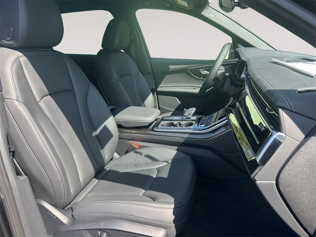 new 2025 Audi Q7 car, priced at $69,885