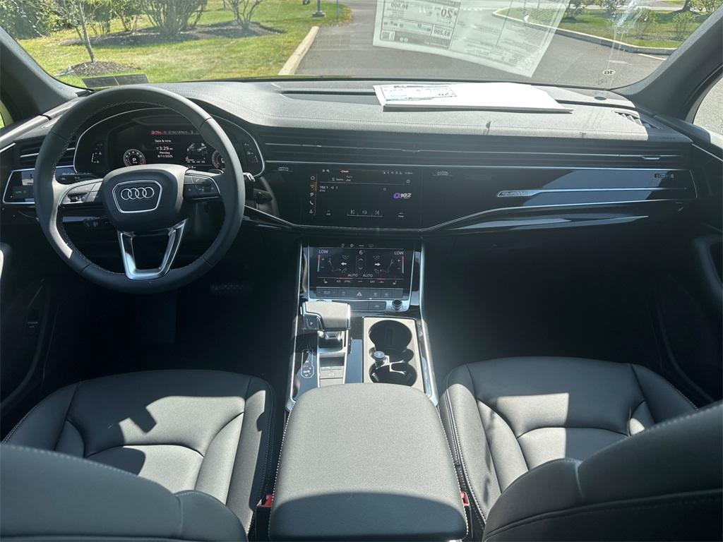 new 2025 Audi Q7 car, priced at $69,885