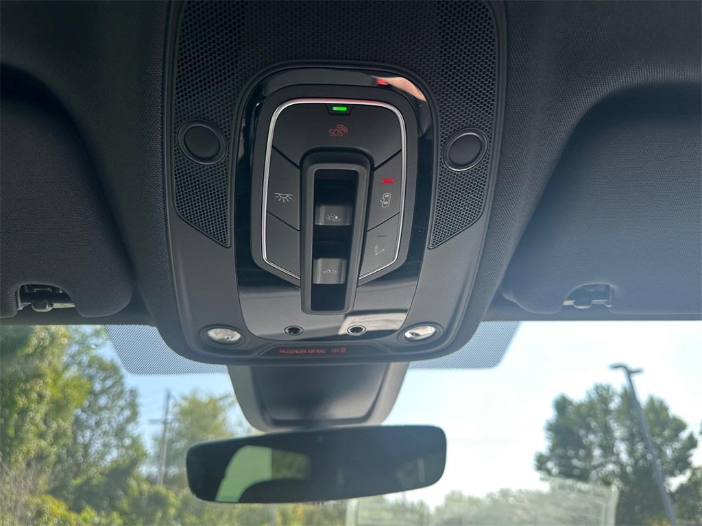 new 2025 Audi Q7 car, priced at $69,885