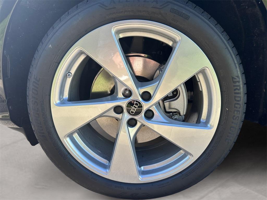 new 2025 Audi Q5 car, priced at $62,080