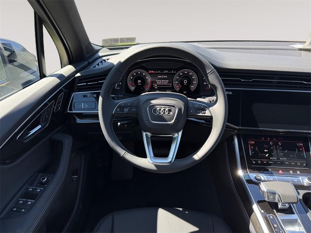 new 2025 Audi Q7 car, priced at $76,440