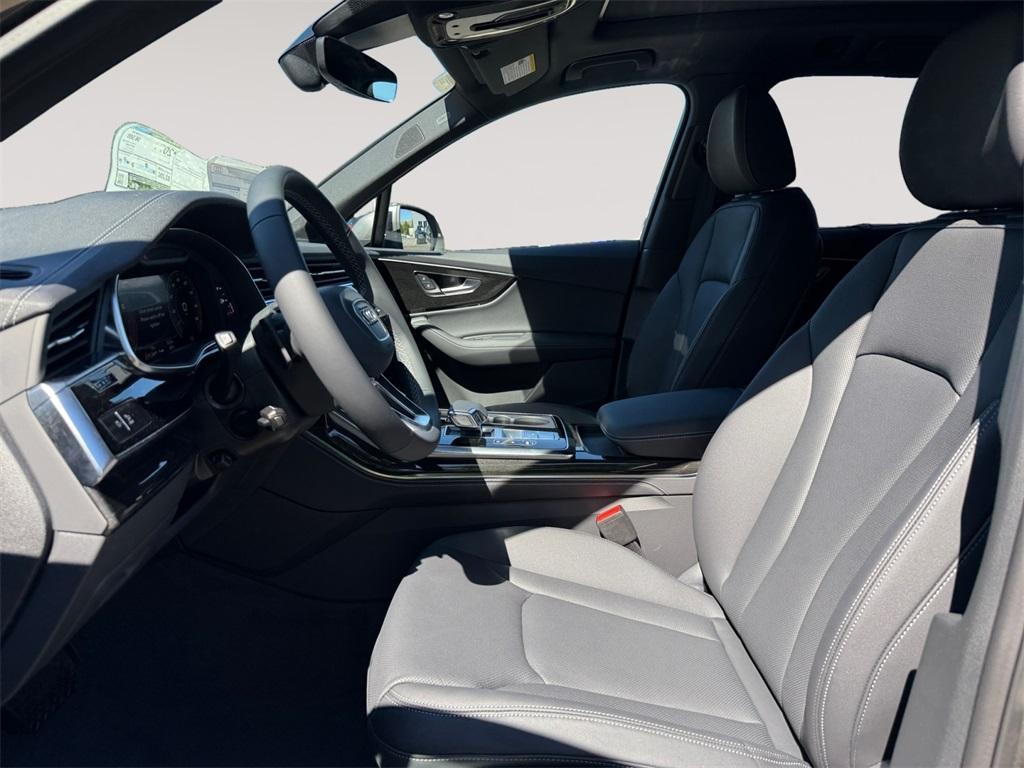new 2025 Audi Q7 car, priced at $76,440
