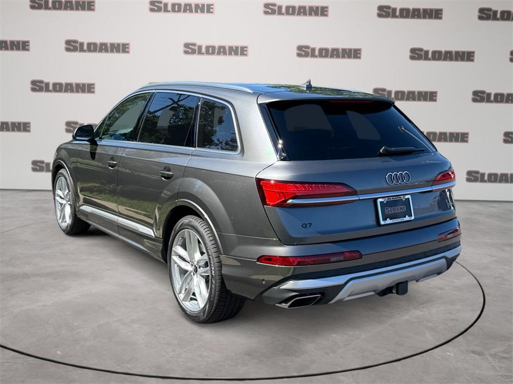 new 2025 Audi Q7 car, priced at $76,440