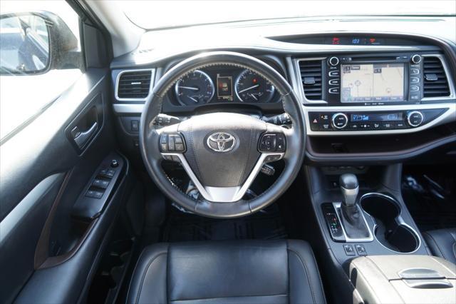used 2019 Toyota Highlander car, priced at $27,789