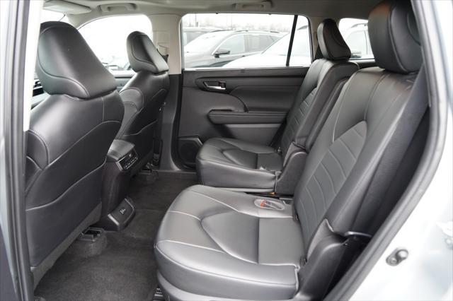 used 2023 Toyota Highlander car, priced at $38,999