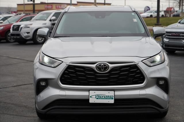 used 2023 Toyota Highlander car, priced at $38,999