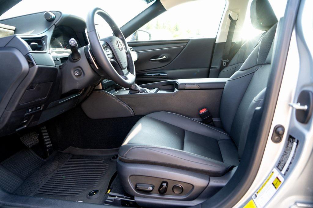 used 2024 Lexus ES 350 car, priced at $40,866