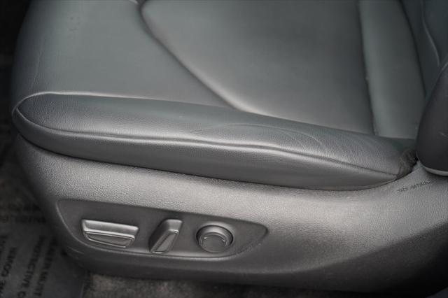 used 2024 Toyota Highlander car, priced at $41,899