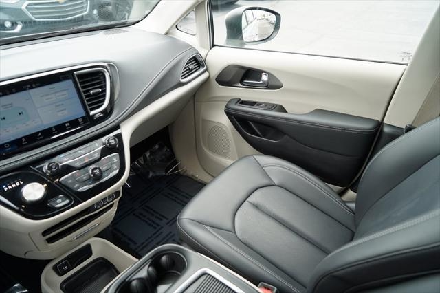 used 2023 Chrysler Pacifica Hybrid car, priced at $30,166