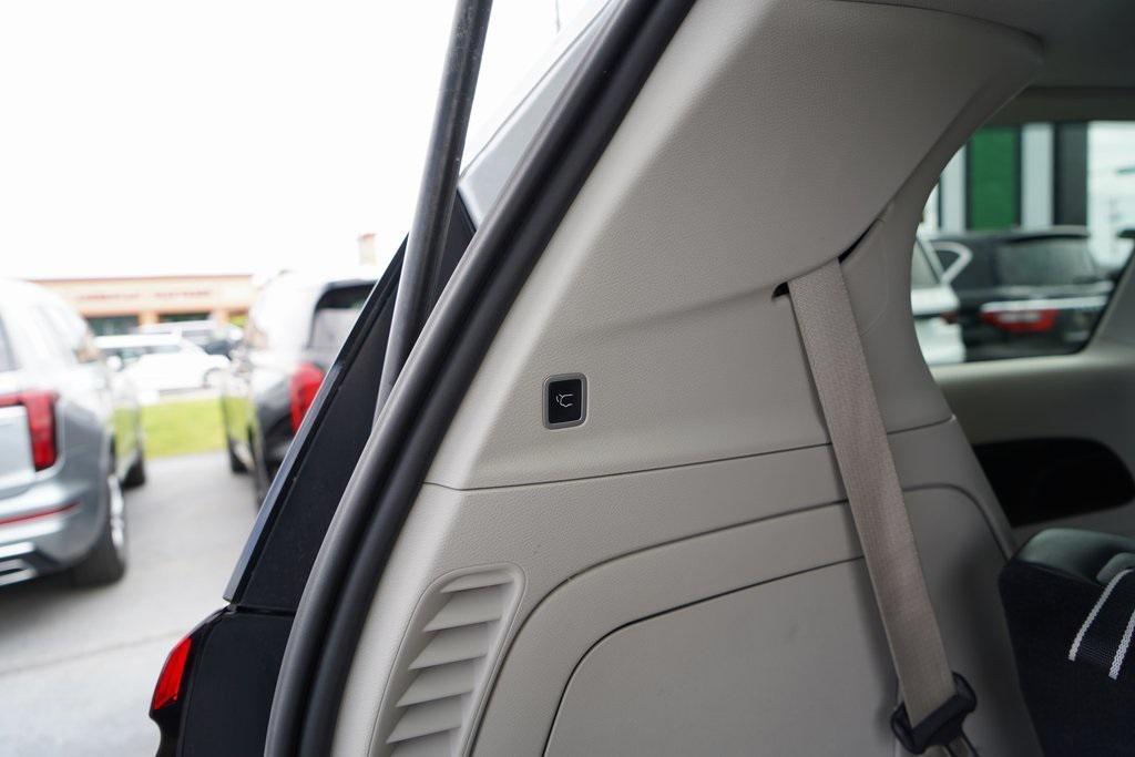 used 2023 Chrysler Pacifica Hybrid car, priced at $28,628
