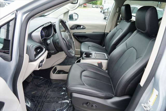 used 2023 Chrysler Pacifica Hybrid car, priced at $30,166