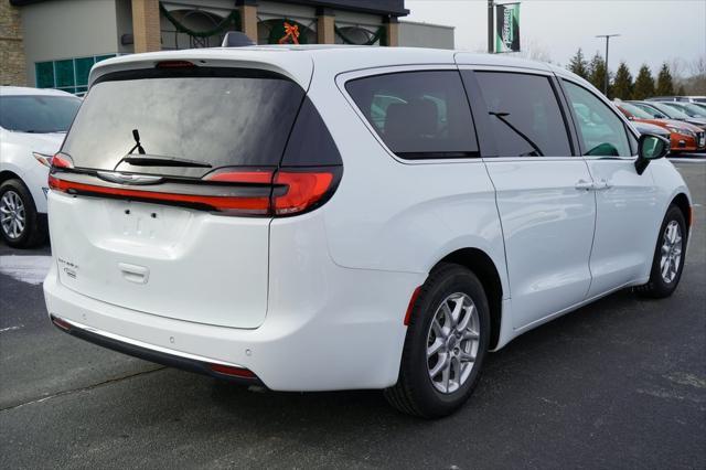 used 2024 Chrysler Pacifica car, priced at $29,957