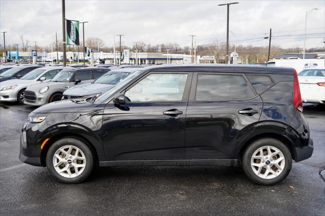 used 2022 Kia Soul car, priced at $17,995