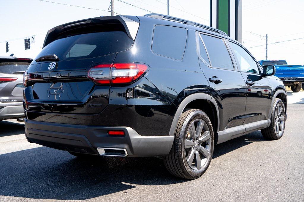 used 2025 Honda Pilot car, priced at $39,495
