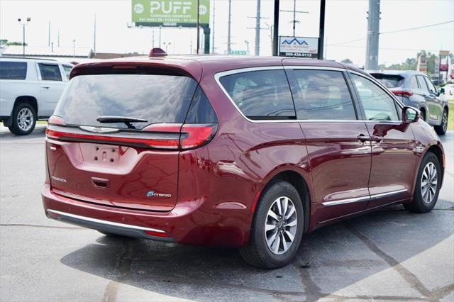 used 2022 Chrysler Pacifica Hybrid car, priced at $27,379