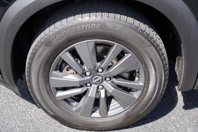 used 2022 Nissan Pathfinder car, priced at $25,367
