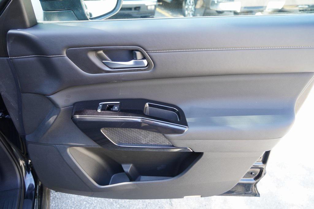 used 2022 Nissan Pathfinder car, priced at $24,323