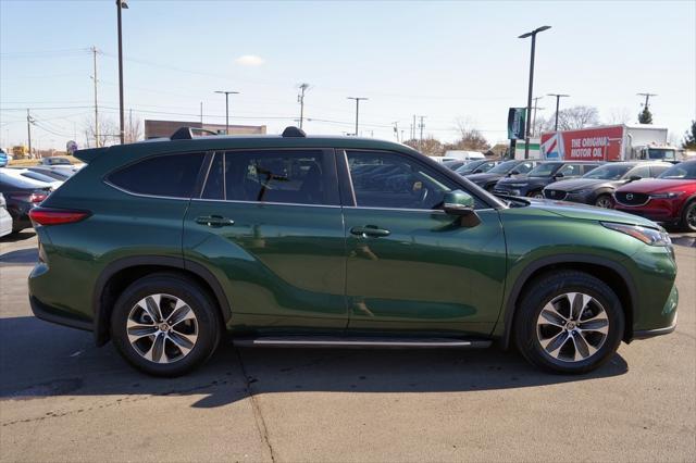 used 2023 Toyota Highlander car, priced at $37,383