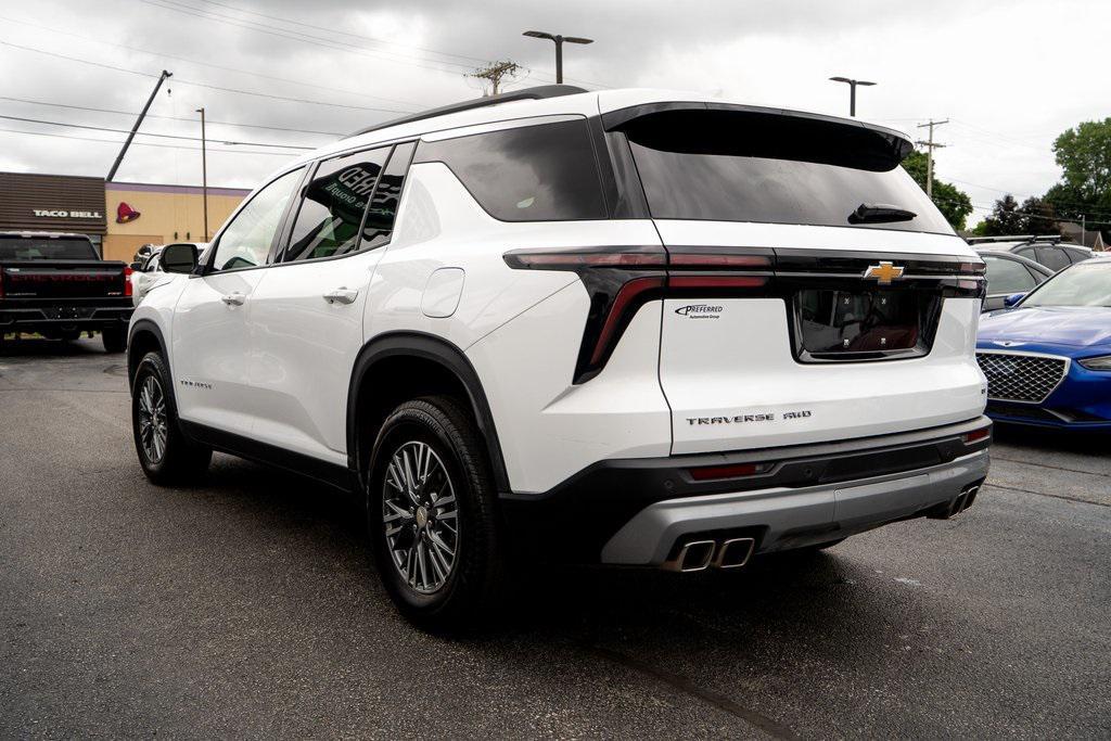 used 2024 Chevrolet Traverse car, priced at $42,671