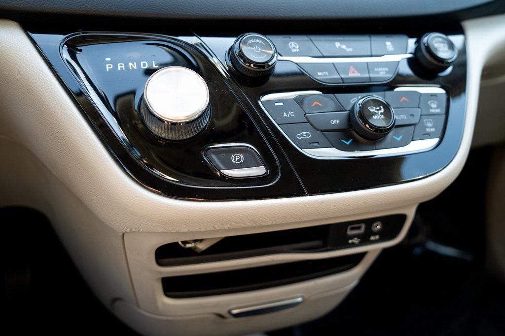 used 2018 Chrysler Pacifica car, priced at $13,339