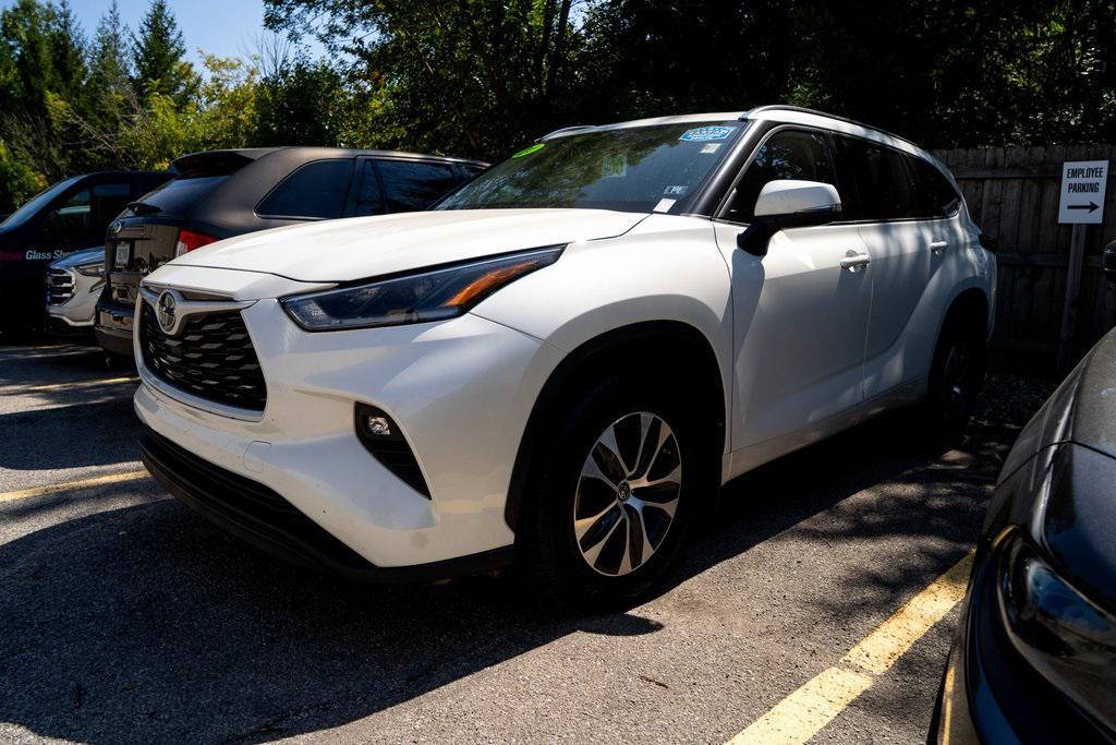 used 2021 Toyota Highlander car, priced at $33,895