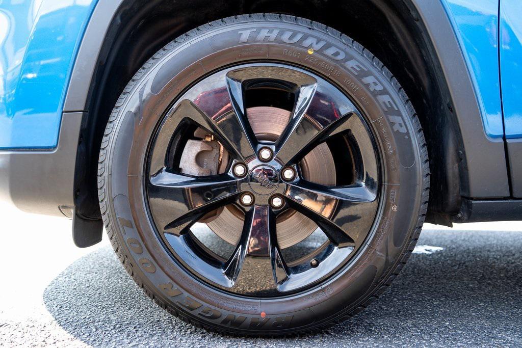 used 2020 Jeep Cherokee car, priced at $20,125