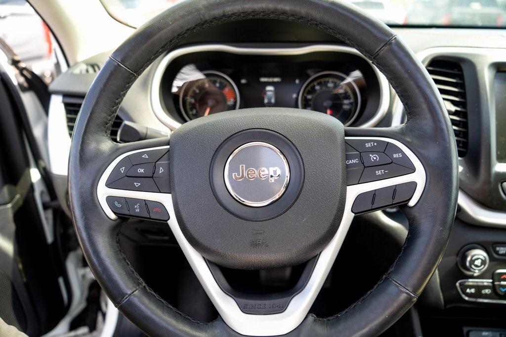 used 2016 Jeep Cherokee car, priced at $15,998