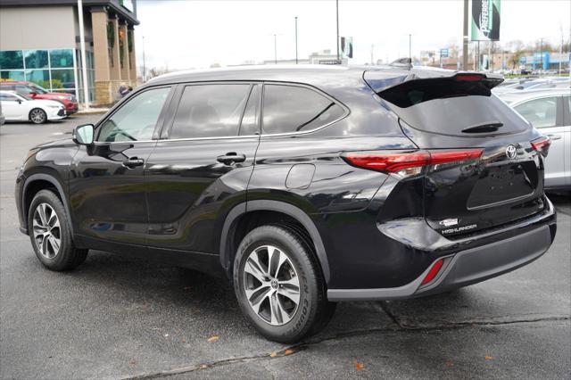 used 2022 Toyota Highlander car, priced at $35,229